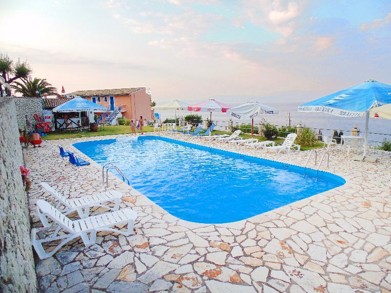 Corfu Hotel Apartments Benitses  Eksteriør bilde